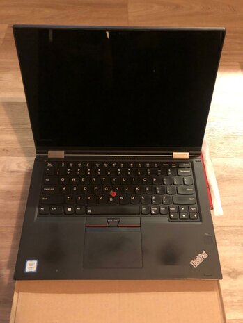 schademodel! laptop Lenovo Yoga 370 i7-7e gen 4/8/16GB ssd